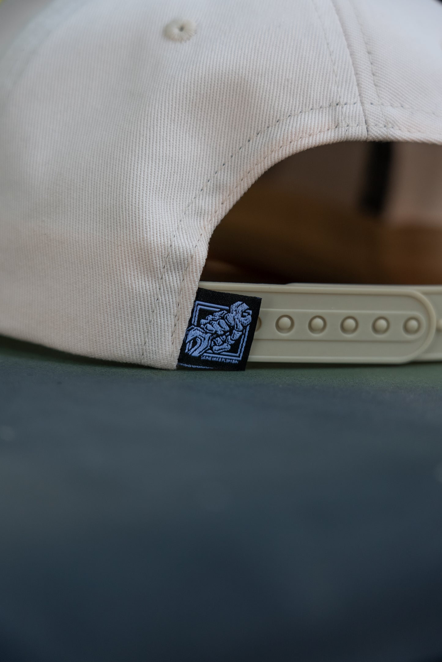UPSIDE DOWN GRIND HAT